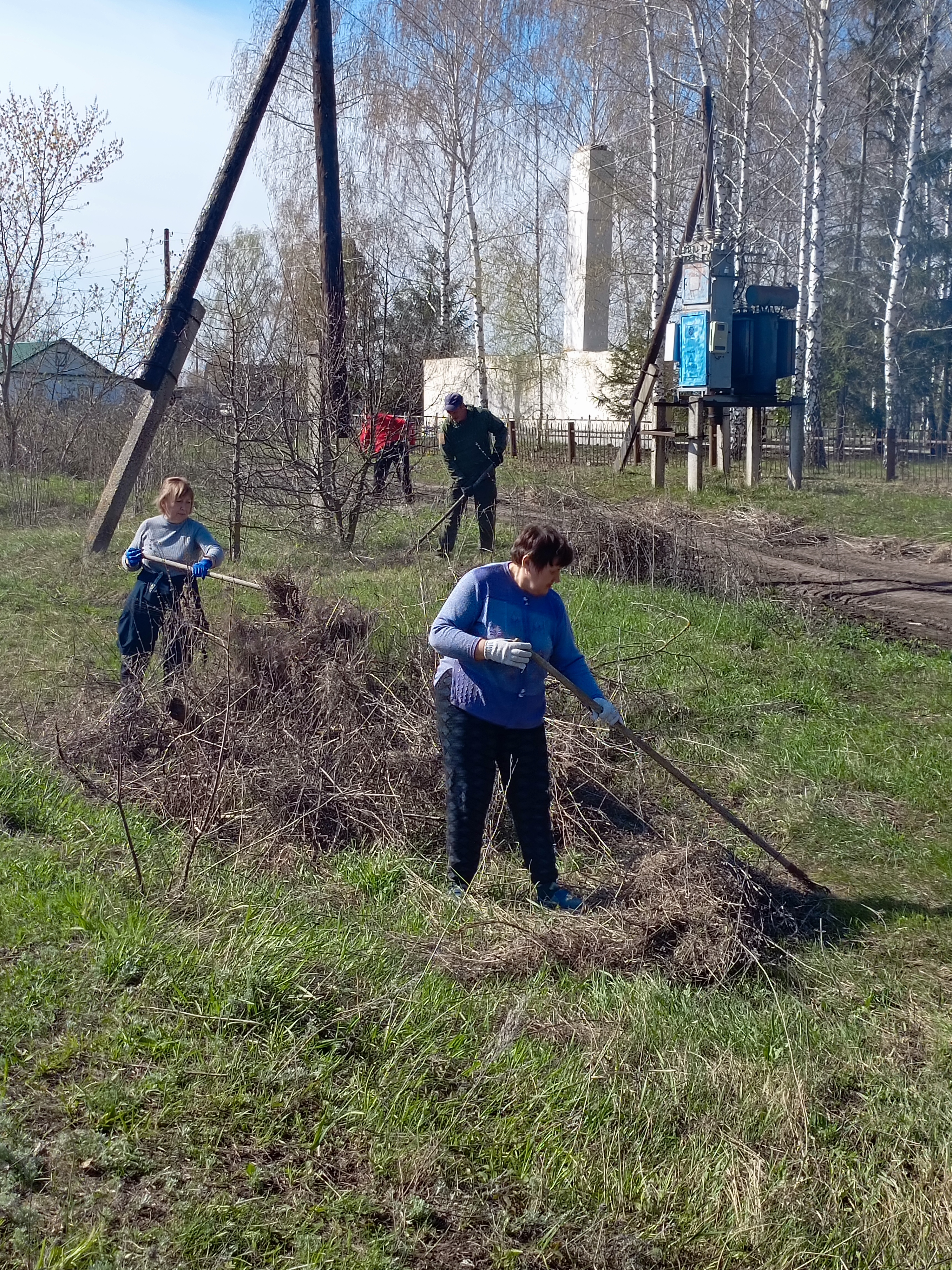 Субботник по благоустройству села.